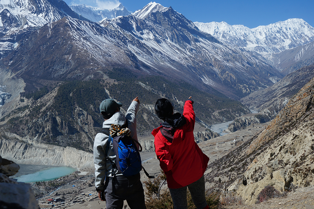 Stunning Himalayan Trails and Majestic Mountain Views